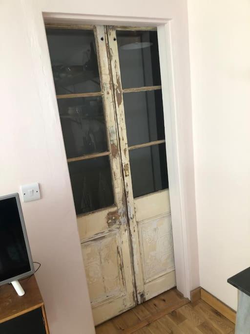 Beautiful, Well Positioned Flat In Clifton Wood Apartment Bristol Bagian luar foto